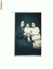 H FOTO 73  Mama si copii, in tinuta de epoca - necirculata