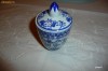 VAS CU CAPAC PORTELAN CHINA , FOARTE FRUMOS ,