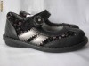 Pantofi negri  cu floricele mov-roz