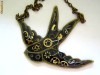 Colier steampunk  (lant lung), in forma de pasare (randunica); culori: bronz, negru  (realizat din piese de ceas prinse in rasina) Unicat