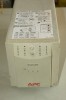 UPS APC Smart UPS 700 cu acumulatoare noi