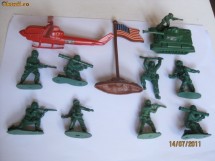 FIGURINE DE COLECTIE CU SOLDATI AMERICANI FABRICATE DE HONG KONG IN ANII 80 foto
