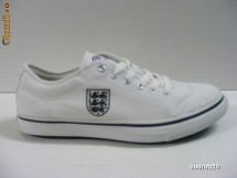 Tenisi UMBRO nr. 40.5, 42, 43 si 44, InCutie, COD 361