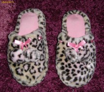 PapuceiSuperbi de casa Stil Animal Printat cu ciucurei, Roz! foto