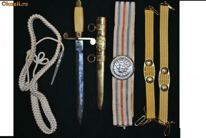 SET STILET DE PARADA OFITER POLITIE POST REVOLUTIE- RRR foto mare