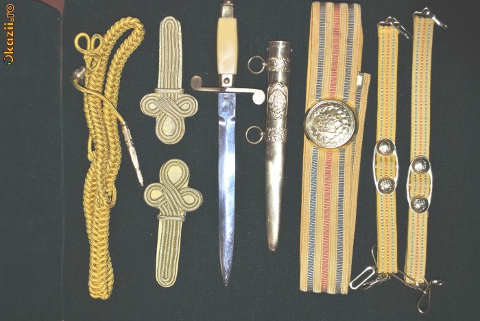 SET COMPLET STILET DE PARADA OFITER POST REVOLUTIE foto mare