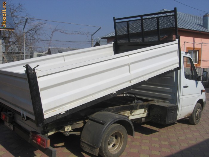 Transport nisip piertis agregate materiale de constructii basculabila foto mare
