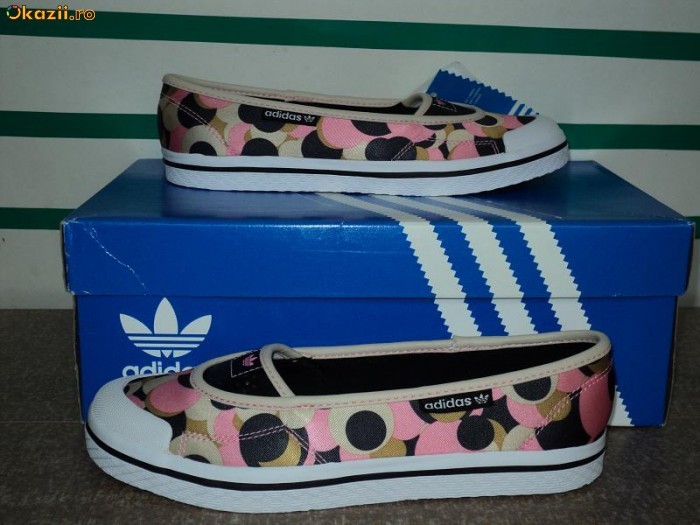 Balerini ADIDAS Originals foto mare