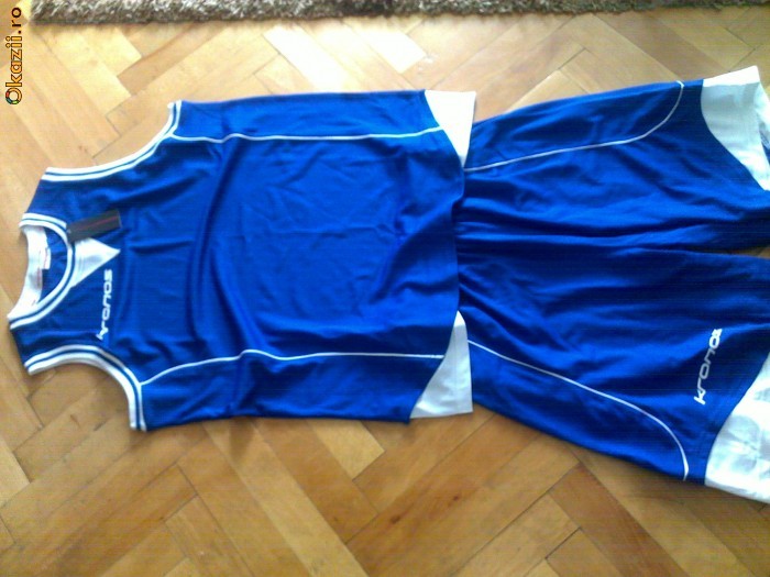 Costum baschet Kronos marimea L nou-2 modele foto mare