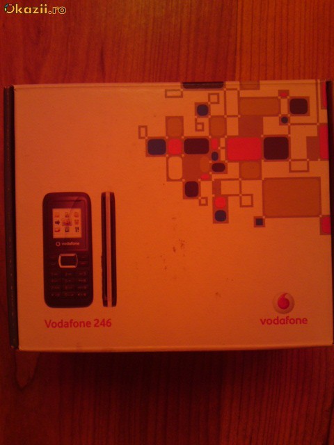 Cutie telefon Vodafone 246 foto mare