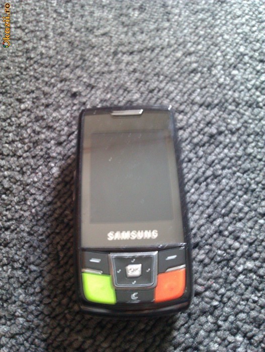 VAND SAMSUNG SGH D 880 DUAL SIM foto mare