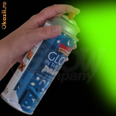 Spray fosforescent , lumineaza seara foto mare
