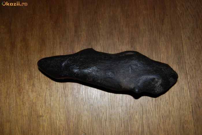 Unealta neolitica, silex foto mare