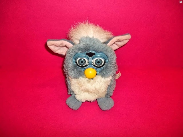 furby cu functii ce rade mananca toarce stranuta canta doarme si isi misca ochii gura si urechile de la tigger foto mare furby cu functii ce rade mananca toarce stranuta canta doarme si isi misca ochii gura si urechile de la tigger foto mare