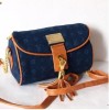 Oferta - Poseta Geanta de umar dama Louis Vuitton catifea albastra curea maro Gentuta de umar butoias Louis Vuitton Made in France Model Nou 2013