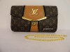 Oferta - Poseta LV Geanta de umar dama plic Louis Vuitton asemanator piele maro Gentuta de umar cu lant Louis Vuitton Made in France Model Nou 2013
