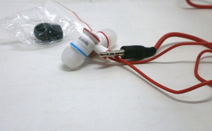 Casti iBeats Monster Beats by Dr Dre Pentru Ipod, Iphone Mp3player Telefon-Lichidare Stoc foto mare Casti iBeats Monster Beats by Dr Dre Pentru Ipod, Iphone Mp3player Telefon-Lichidare Stoc foto mare
