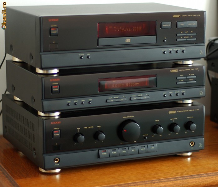 Linie Luxman, Amplif. A-215, CD-player D-225, Tuner T-235 foto mare Linie Luxman, Amplif. A-215, CD-player D-225, Tuner T-235 foto mare