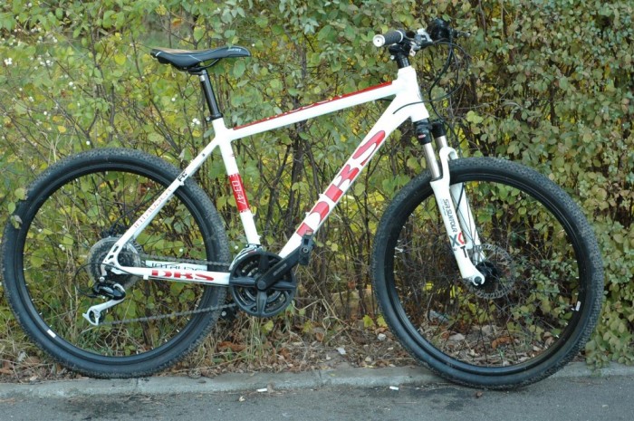 Bicicleta MTB DBS Intruder 0347 mountain bike giant cannondale cursiera trekking trek foto mare Bicicleta MTB DBS Intruder 0347 mountain bike giant cannondale cursiera trekking trek foto mare