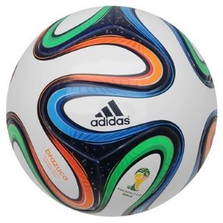 Minge de fotbal Brazuca foto mare Minge de fotbal Brazuca foto mare